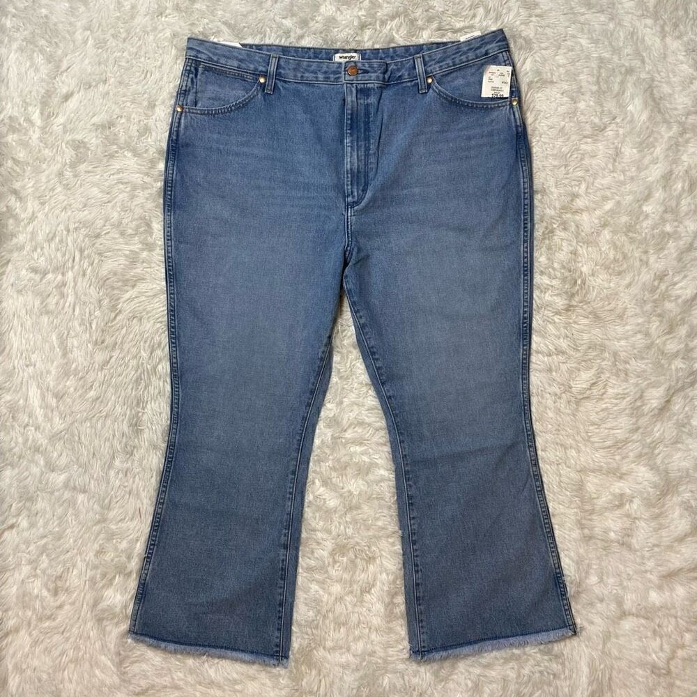 Wrangler Wrock High Rise Kicked Flare Jeans Frayed Raw Hem Size 35x27 NEW